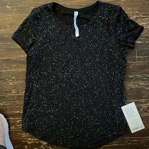 Lulu Lemon “Love Crew” Shirt, black with white speckles, NWT Size 6